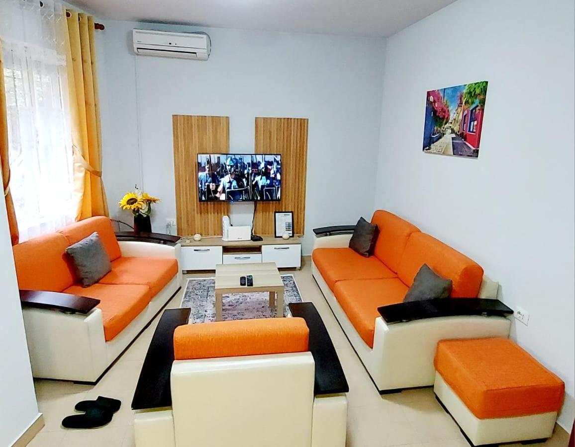 Skanderbeg Square Apartments Tirana Exterior photo